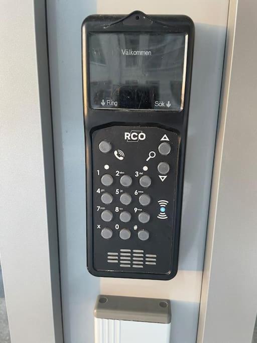Newly Built Bright Apartment, Close To Everything If You Want To Visit Stockholm, You Will Find The Perfect Accommodation Here! Ferry Line 80 Makes It Very Convenient And Easy To Get To The City Center Nacka Eksteriør bilde